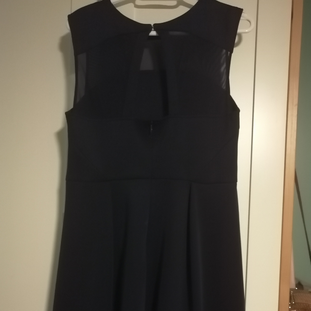 Formal dress - Picture 3 of 3